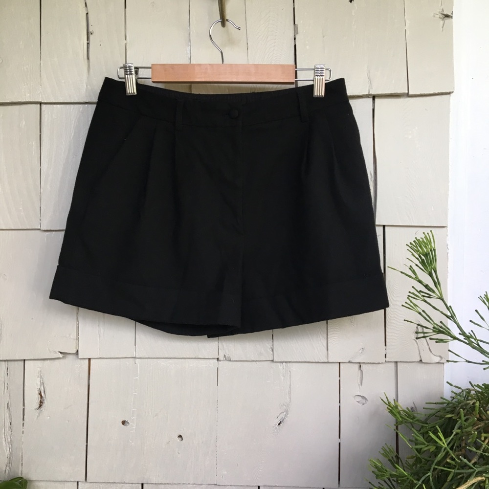 H&M cuffed black shorts